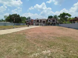 ගොඩගම කොම්පයාහෙන පාරෙන් බිම් කොටස් විකිණීමට