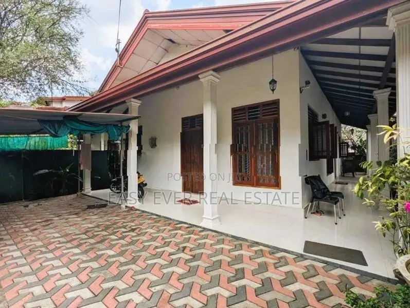 හංවැල්ල – ආටිගලින් අංගසම්පූර්ණ නිවසක් / DU 11303