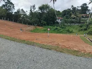 නේවාසික බිම් කොටස් කලුතර