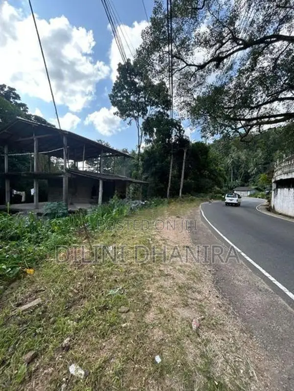 හැටන්-කොළඹ ප්‍රධාන මාර්ගයේ මහල් තුනකින් යුත් ගොඩනැගිල්ලක් බදු දීමට