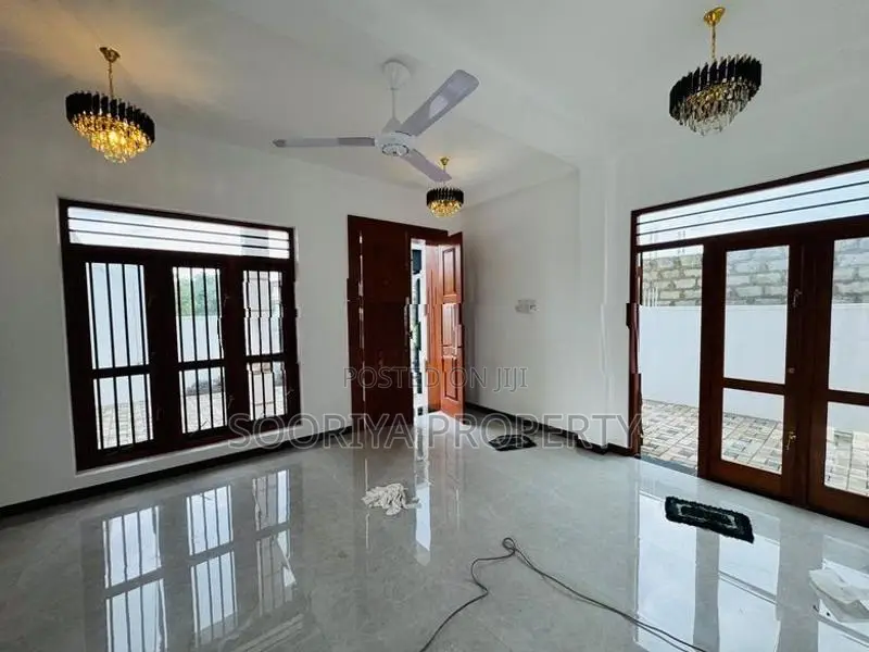 Two Story Luxury House for Sale in Piliyandala Miriswattha