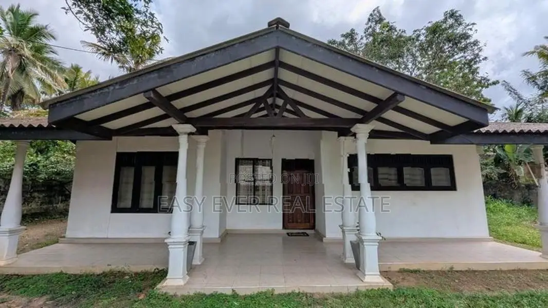 කඩවත සුපිරි නිවසක් සමඟ පර්චස් 20ක් / HS 14802