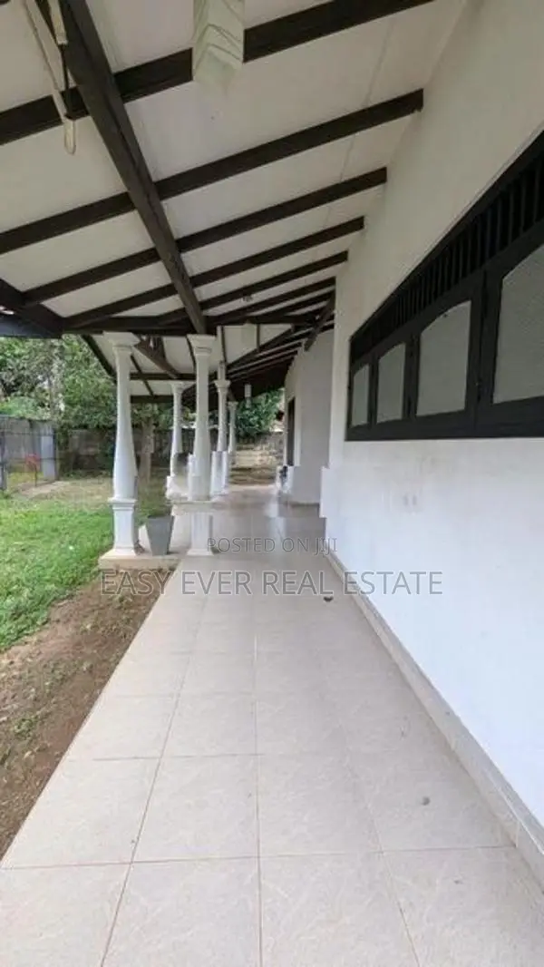 කඩවත සුපිරි නිවසක් සමඟ පර්චස් 20ක් / HS 14802