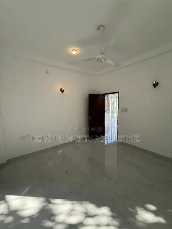 HMS063 - Modern Two Story House for Sale in Piliyandala