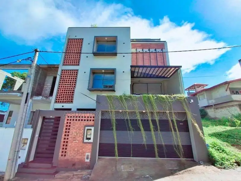 Luxury Modern House for Sale in Moratuwa Katubdda