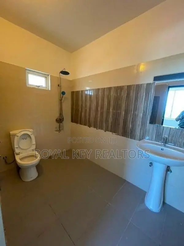 11 Bedroom Furnished House for Rent In Colombo 06