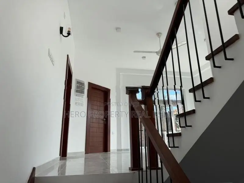 HMS063 - Modern Two Story House for Sale in Piliyandala