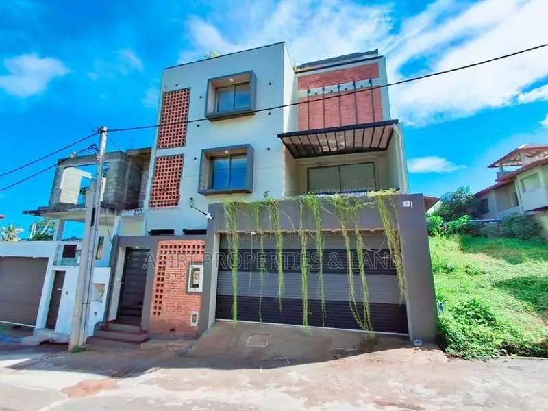 Luxury Modern House for Sale in Moratuwa Katubdda
