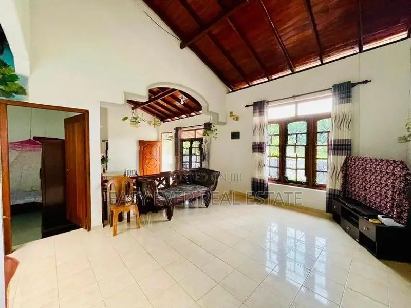 කඩුවෙල – වැලිවිටින් අගනා දෙමහල් නිවසක් / KK 13352