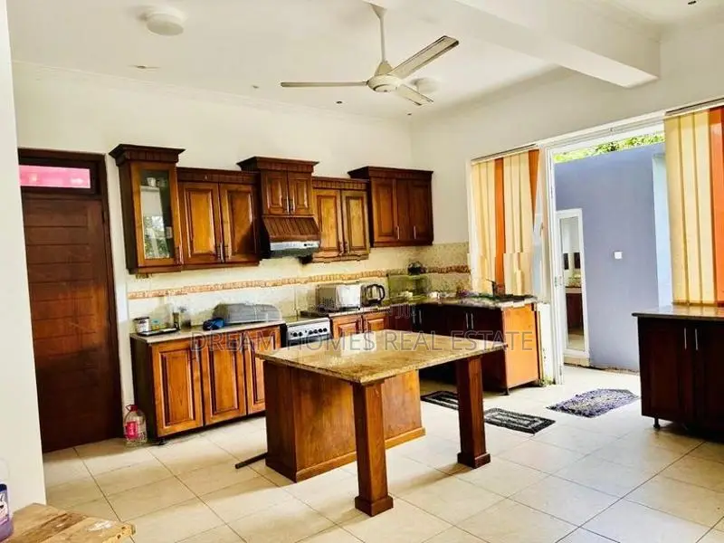 5 Bedroom Luxury Home with Wetland Views for Sale-Thalawathugoda