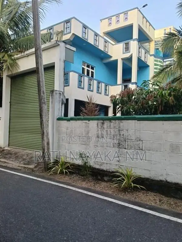Modern Luxury House in Kurunegala