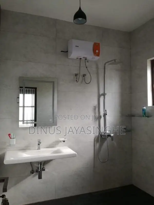 House for Rent in Alawwa