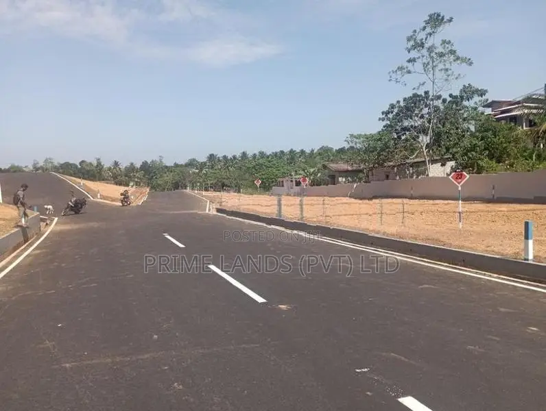 Land for Sale Near Kahathuduwa Highway