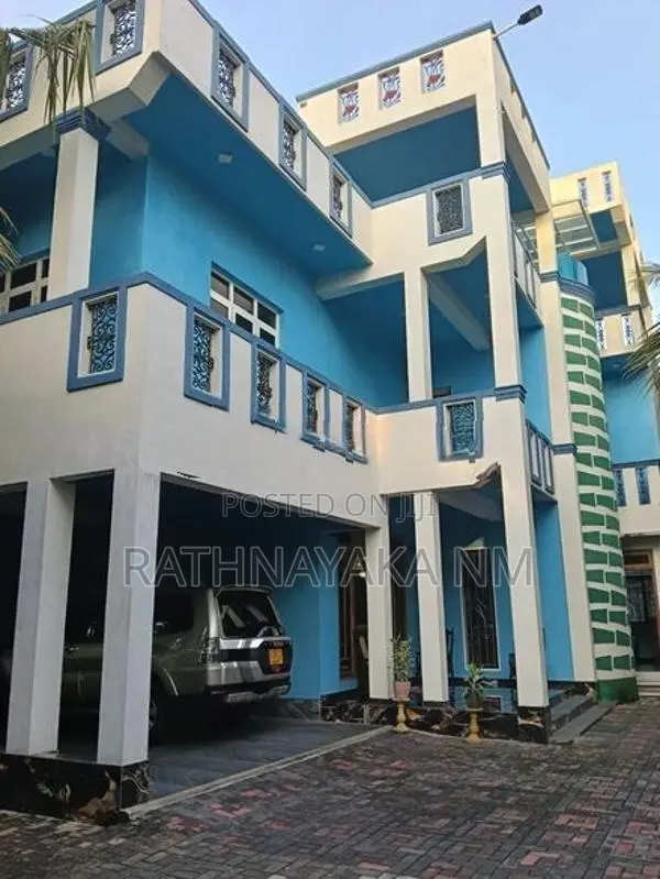 Modern Luxury House in Kurunegala