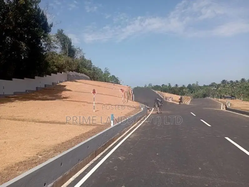Land for Sale Near Kahathuduwa Highway