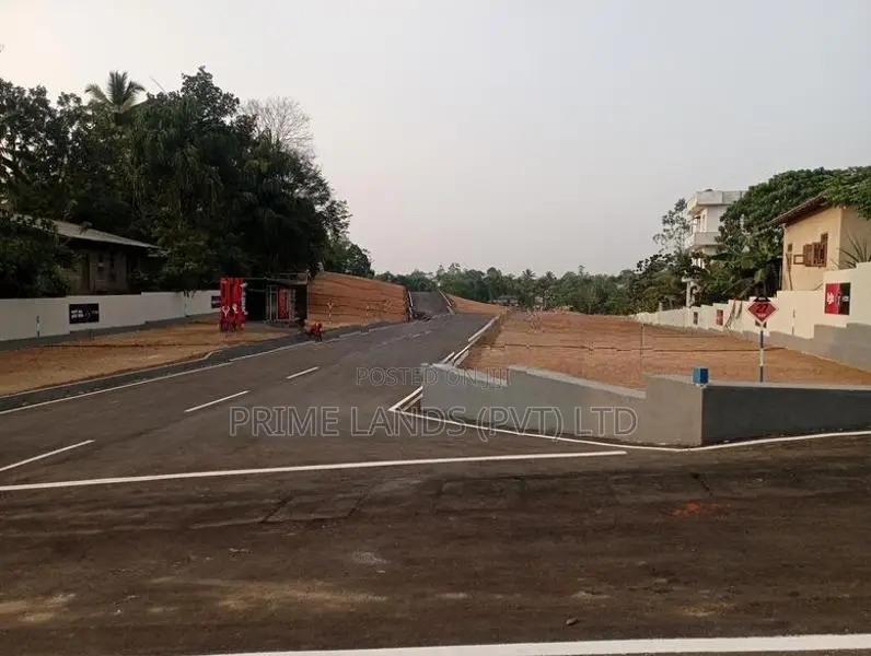 Valuable Land Near to Horana Colombo Bus Route