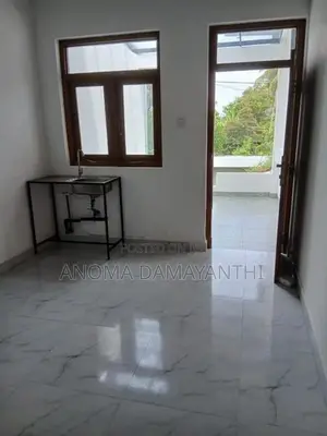 කුලියට කාමර - තරුණියන් Katubedda