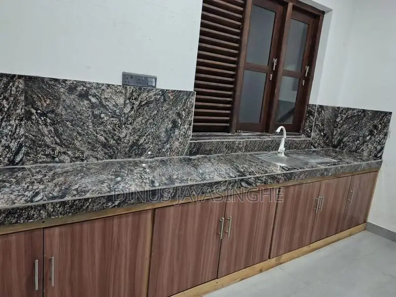 House for Rent in Alawwa