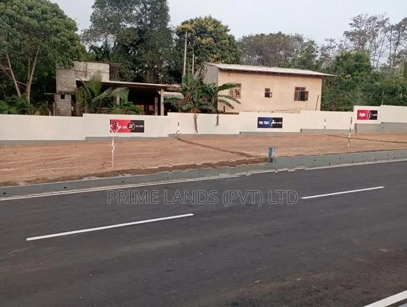 Valuable Land Near to Horana Colombo Bus Route