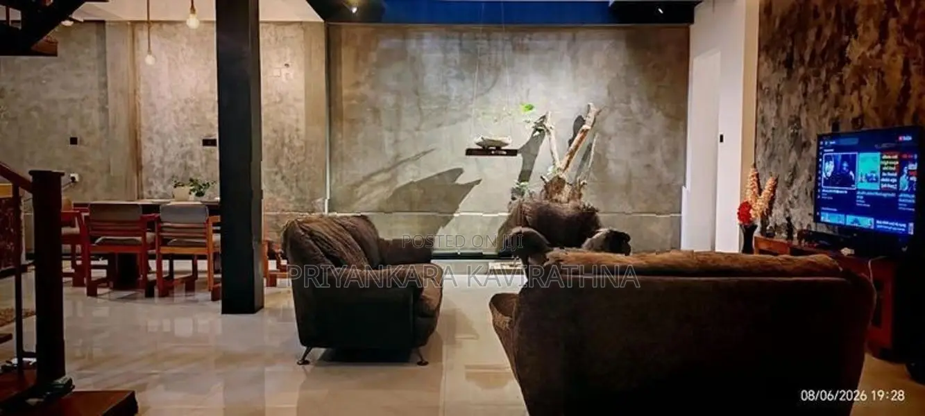 18 Perches - Fully Furnished Luxury House in Nittambuwa