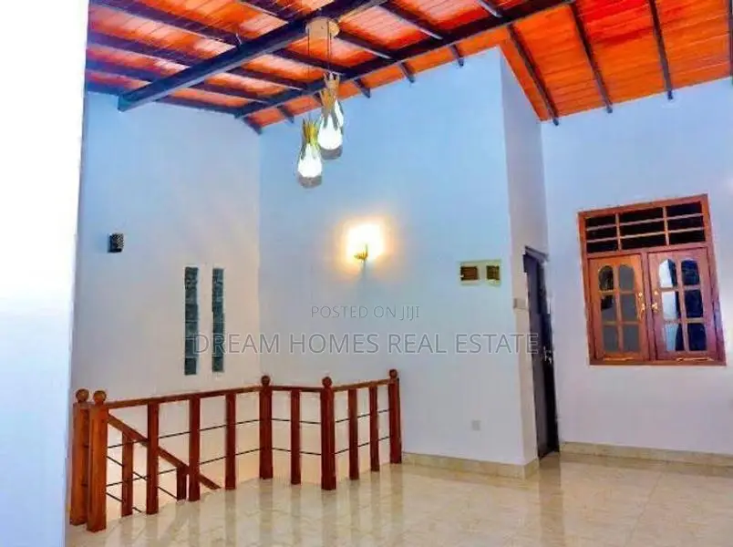 Spacious 7 Bedroom Family Home for Sale – Boralesgamuwa