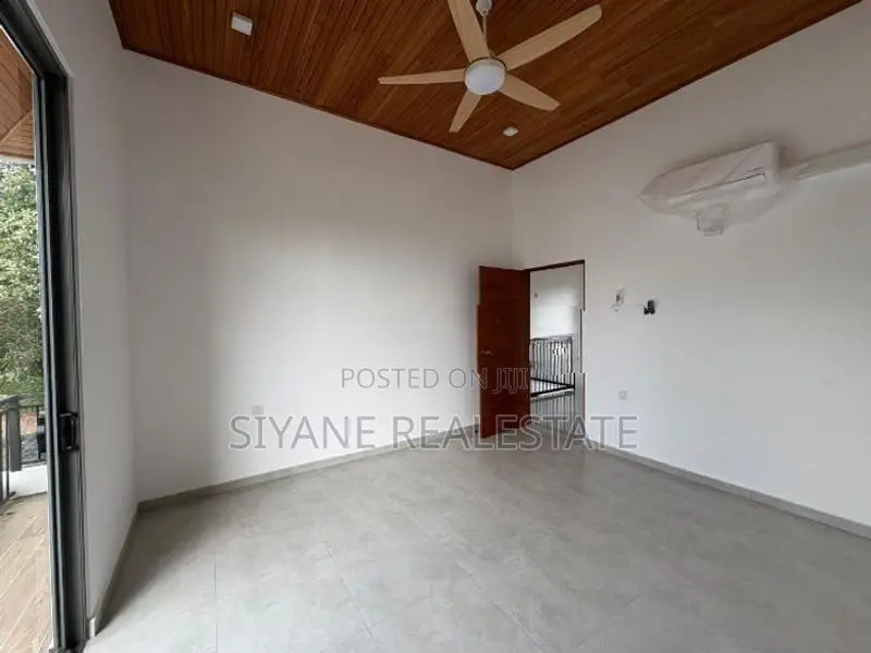 Beautiful Modern House for Sale in Athurugiriya