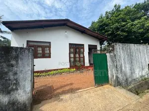 Available 3 Bedroom House for Sale in Piliyandala
