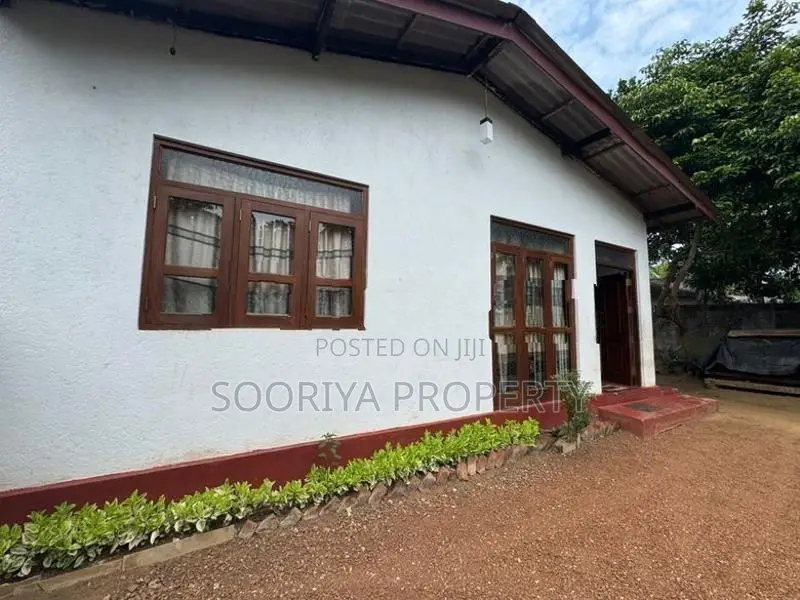 Available 3 Bedroom House for Sale in Piliyandala
