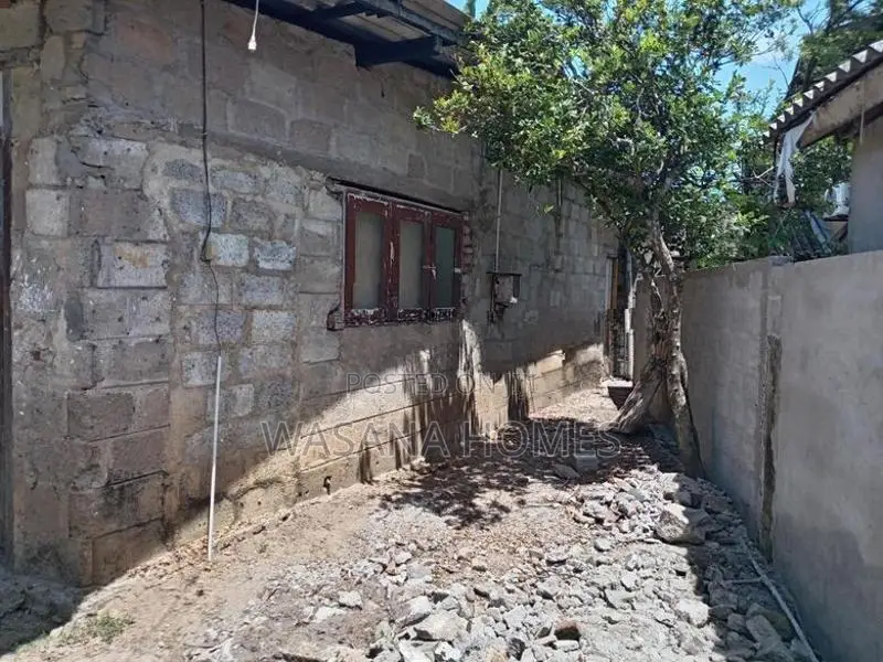 Land With House for sale Talawathugoda