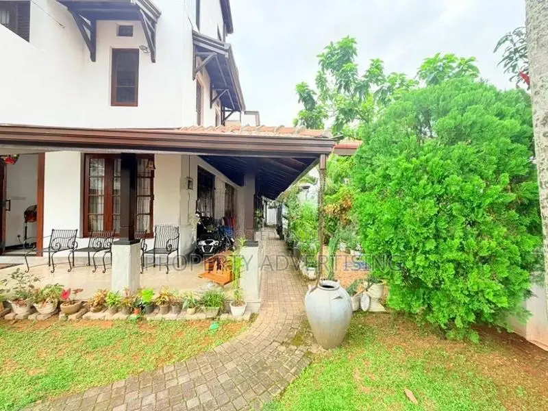 Ethul Kotte Prime Location Luxurious House For Sale Pita