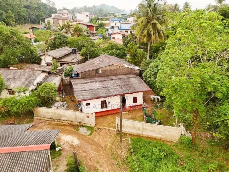 10 Perches Land with Small House in Kottawa