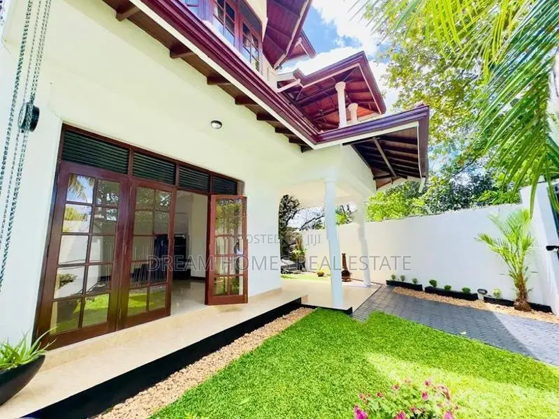 Elegant Modern House Kotte – Fully Furnished 4BR