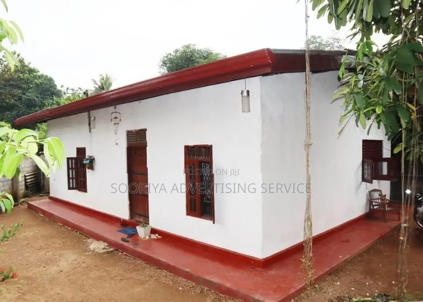 10 Perches Land with Small House in Kottawa