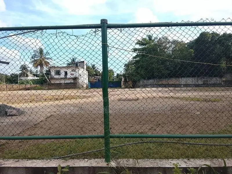 COMMERCIAL LAND FOR RENT IN WATTALA (SP1270)