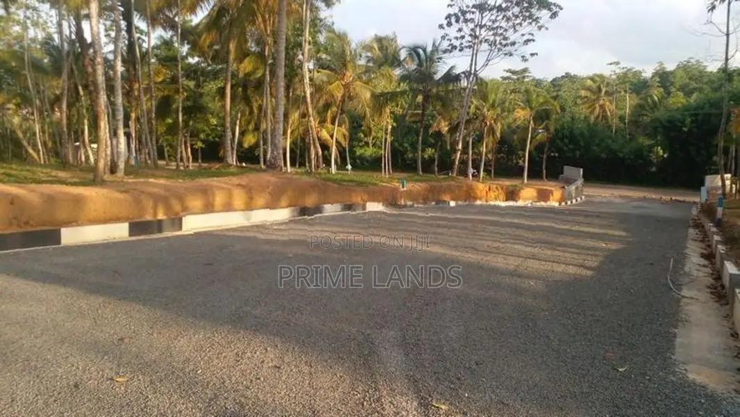අහංගම සංචාරක කලාපයට ආසන්නව