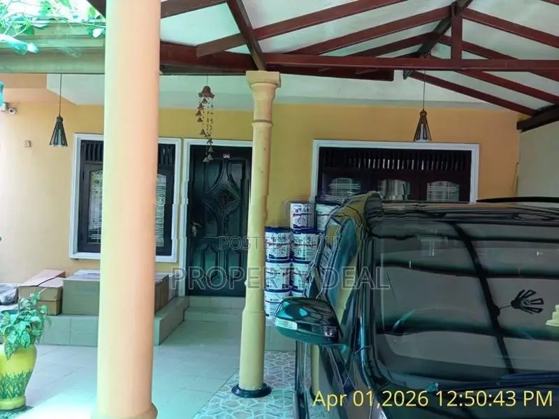 4-Bedroom House For Sale In Kalapaluwawa, Rajagiriya - PDH390