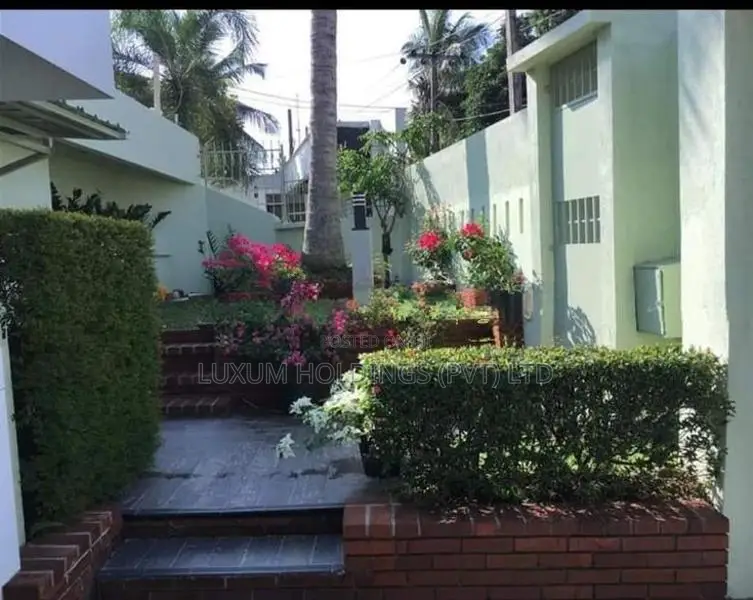 Fully A/C Solar powerd House For Rent In Nugegoda [ 2048C ]