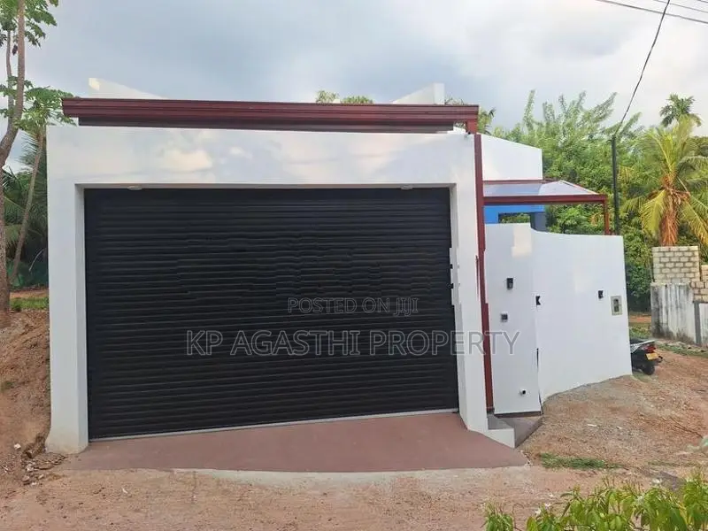 Modern House for Sale in Battaramulla