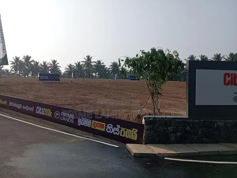 Land for Sale Near Homagama