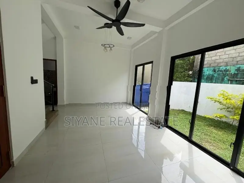 Beautiful Modern Brand New House for Sale in Athurugiriya