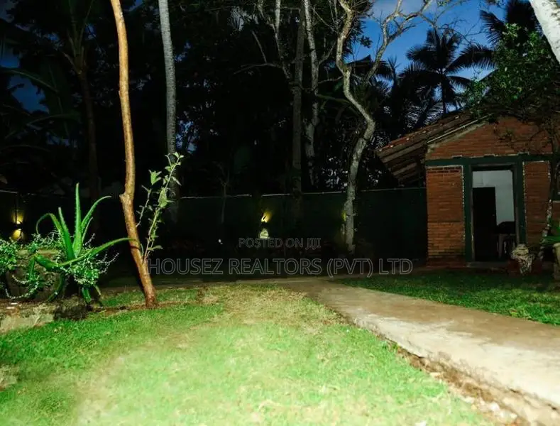 Beachfront Guest House for Sale – Hikkaduwa