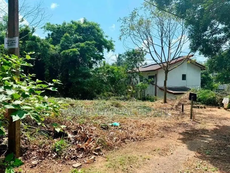 අතුරුගිරියෙන් සුපිරි නේවාසික ඉඩමක් / KK 13819