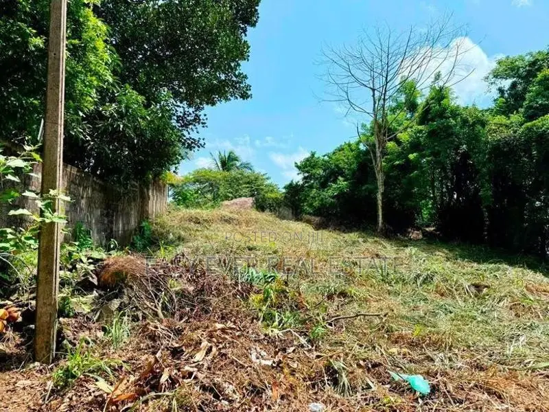 අතුරුගිරියෙන් සුපිරි නේවාසික ඉඩමක් / KK 13819