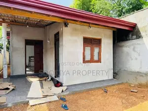 මඩපාතට නුදුරින් නිවසක් විකිණීමට ඇත - Piliyandala