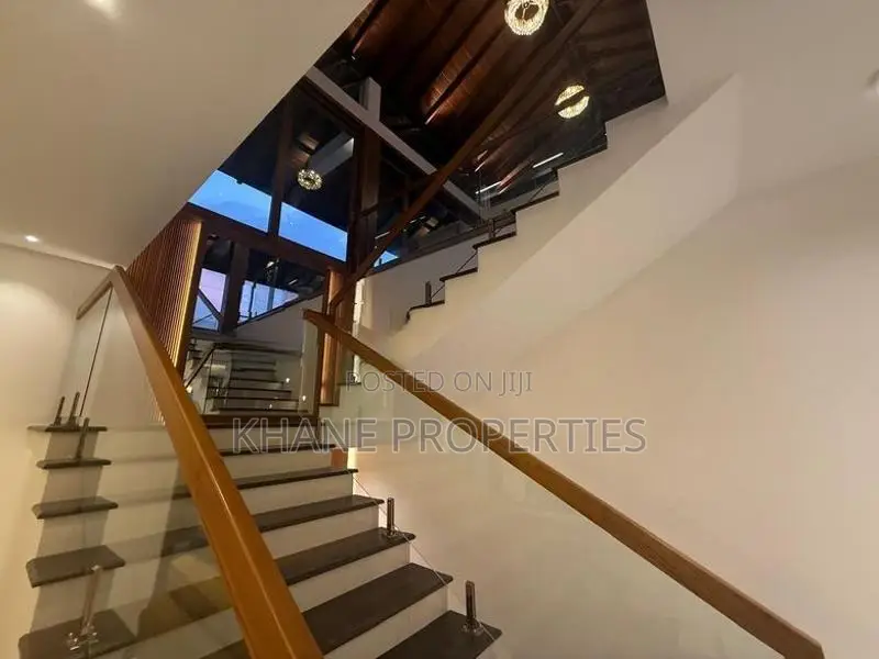 Spacious 6 Bedroom Modern House for Sale in Battaramulla