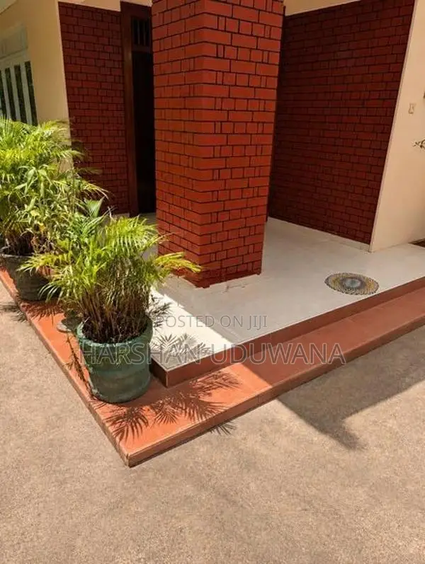 Beautiful 6-Bedroom Single-Storey House for Rent Anderson Rd, Kalubowi