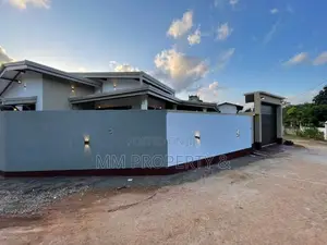 අංගසම්පුර්ණ අලංකාර නවීන නව නිවසක් විකිණීමට - කිරිවත්තුඩුව
