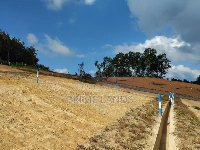 නේවාසික බිම් කොටස් කලුතර