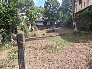 මහරගම ඉඩමක් විකිනිමට ඇත