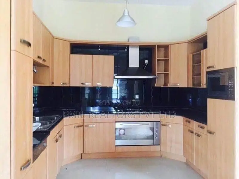 3 Bedroom House for Sale – Udahamulla, Nugegoda (EM119RK)